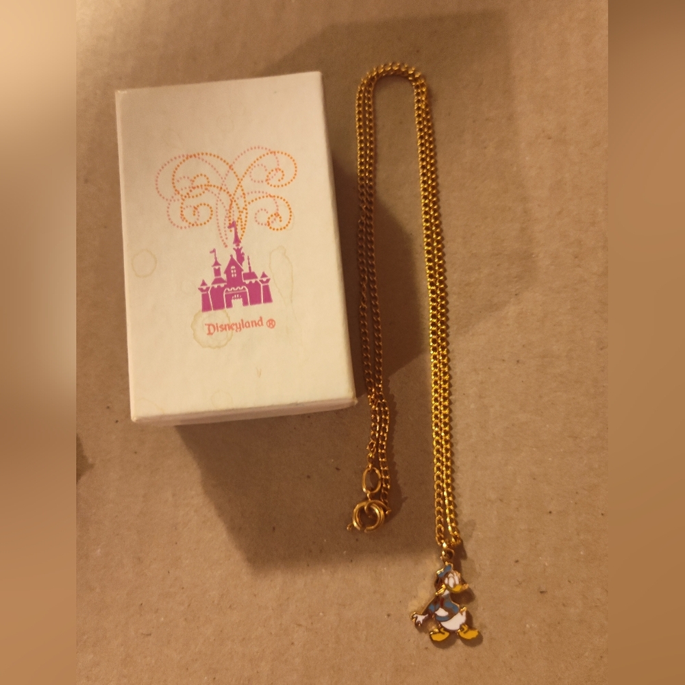 Vintage Disney Donald Duck necklace in Original Box
